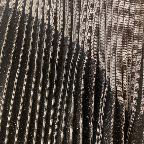 NEVER WORN Balmain Pleated Skirt Midi Size S - Picture 8 of 11